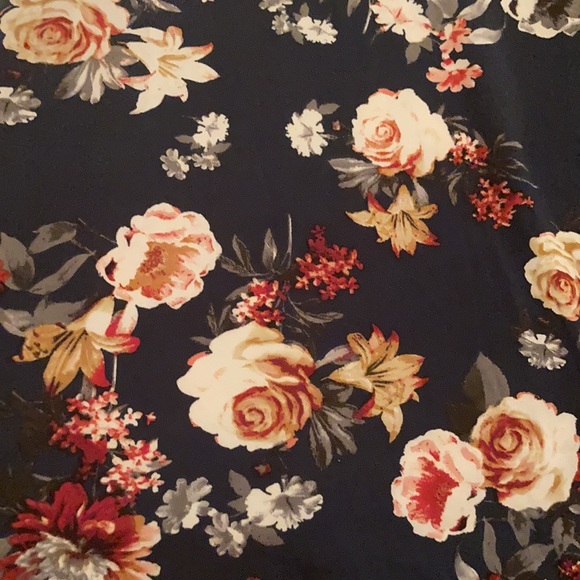 1X Fig & Olive Dark Blue Floral 3/4 sleeve dress PLUS strappy v neck - Picture 6 of 6